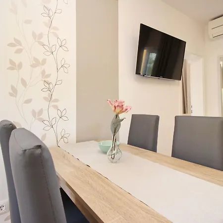 Tolles In Mit Eigenem Balkon By Interhome Апартаменты