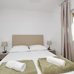 Tolles In Mit Eigenem Balkon By Interhome *
