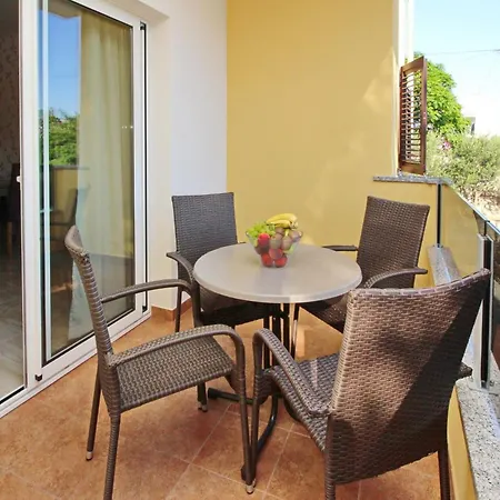 Appartement Tolles In Mit Eigenem Balkon By Interhome