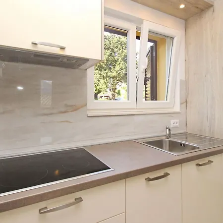 Tolles In Mit Eigenem Balkon By Interhome