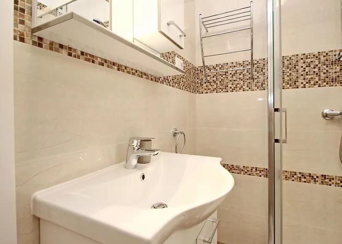 Tolles In Mit Eigenem Balkon By Interhome