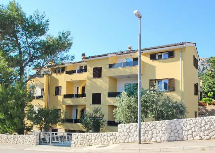 Tolles In Mit Eigenem Balkon By Interhome